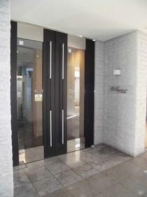 16/16 エントランス