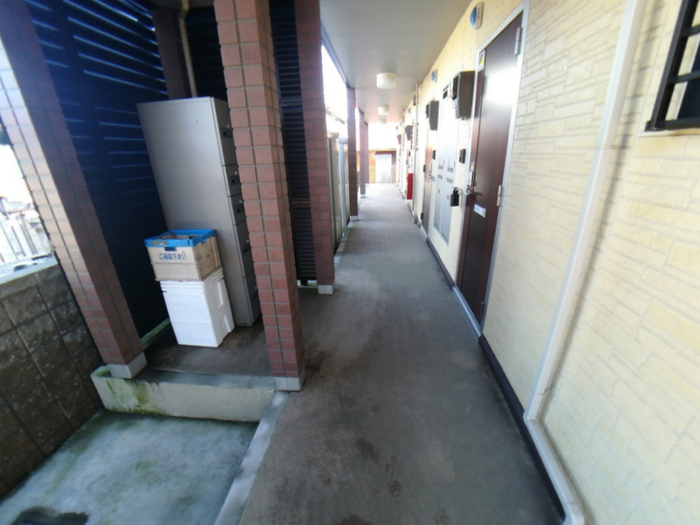 16/17 エントランス