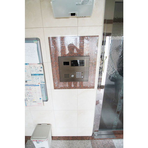 17/23 エントランス