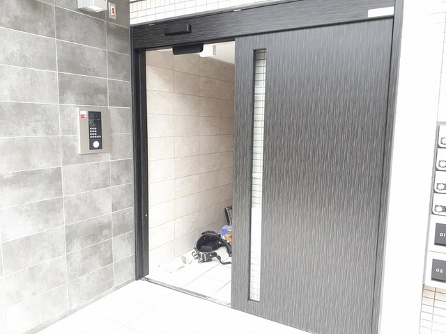 14/20 エントランス