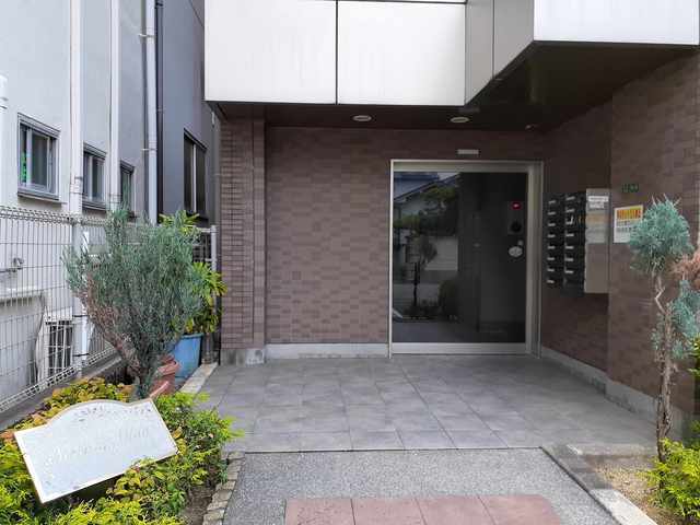 14/20 エントランス