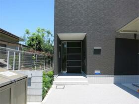 16/16 エントランス