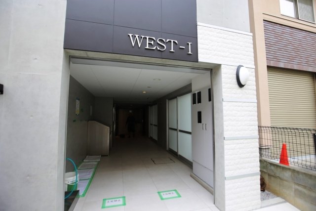 16/26 エントランス