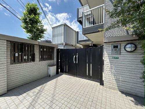 14/14 エントランス