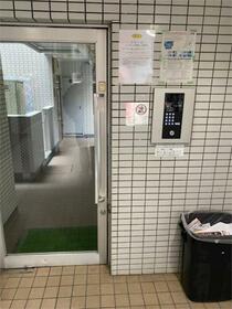 13/13 エントランス