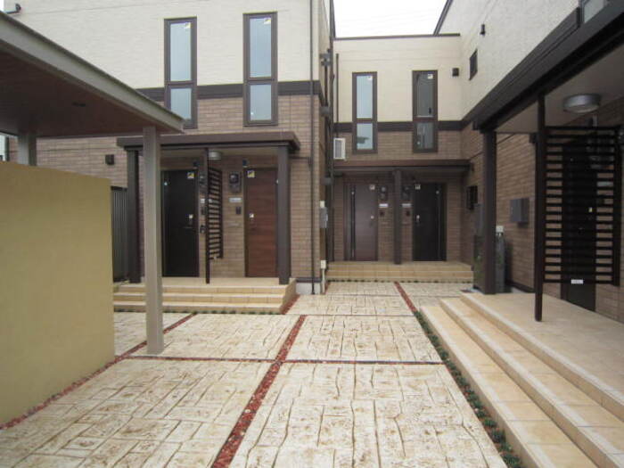 19/26 エントランス