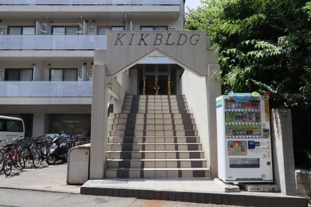 19/19 エントランス