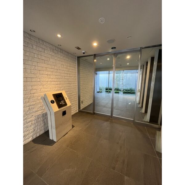 15/19 エントランス