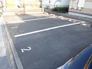 2/5 駐車場