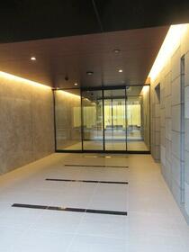 16/16 エントランス