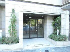 14/18 エントランス