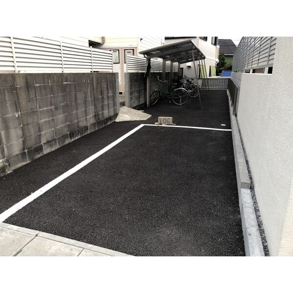 16/20 駐車場