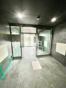 16/16 エントランス