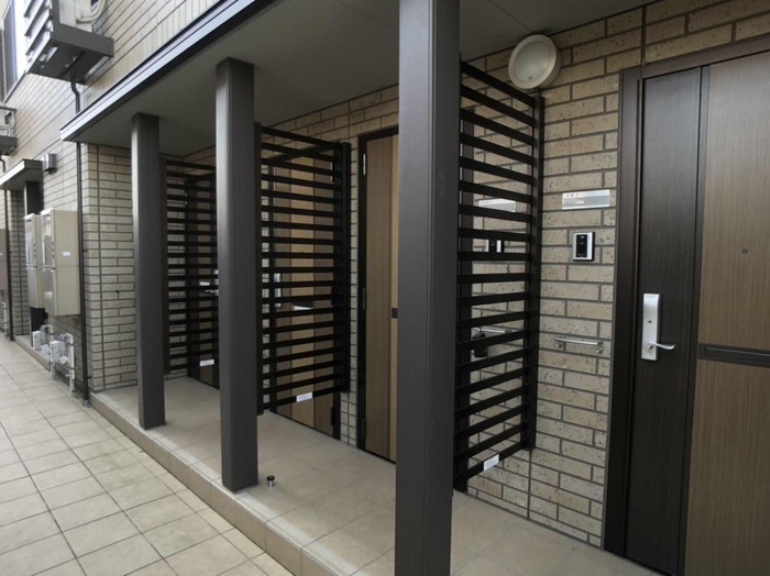 19/27 エントランス