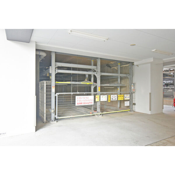 14/14 駐車場