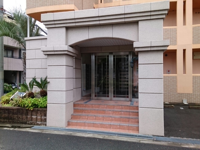 14/20 エントランス