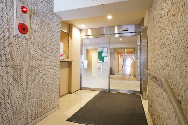 22/23 エントランス