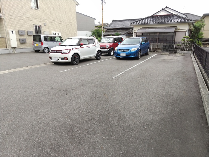 2/2 駐車場