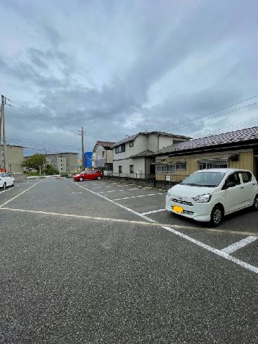 13/23 駐車場