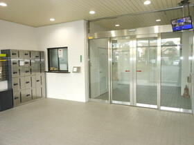 16/16 エントランス