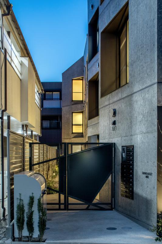 15/16 エントランス