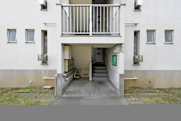 15/23 エントランス