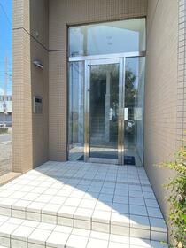 16/16 エントランス