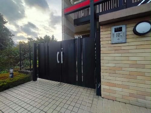 13/16 エントランス