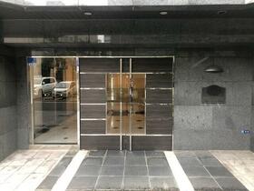 13/13 エントランス