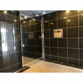 14/14 エントランス