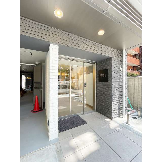 17/25 エントランス