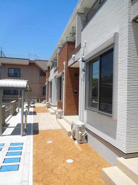 13/14 エントランス