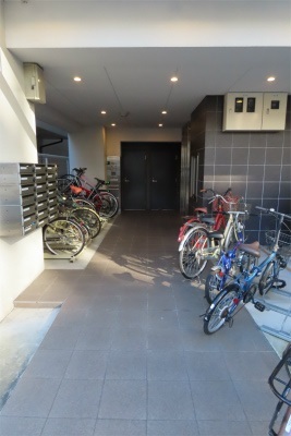 2/2 エントランス