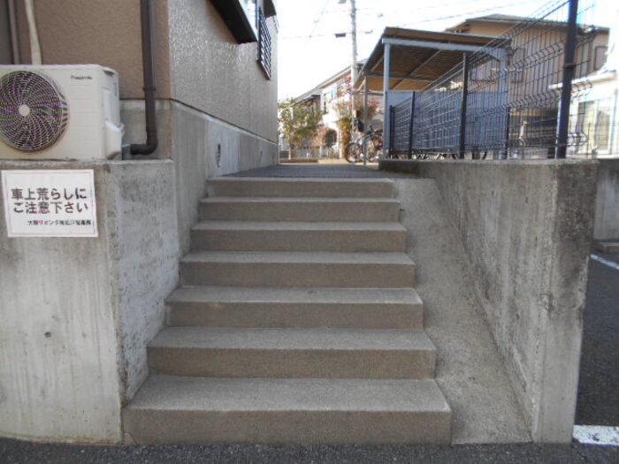 2/4 エントランス