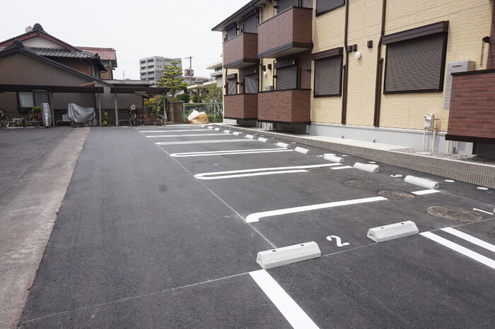 18/21 駐車場
