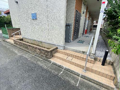 13/16 エントランス