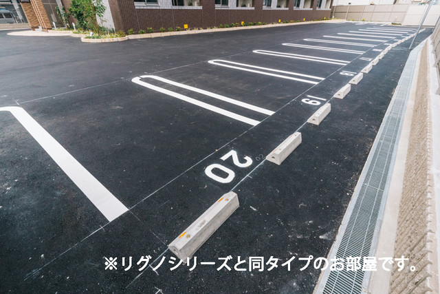 14/20 駐車場