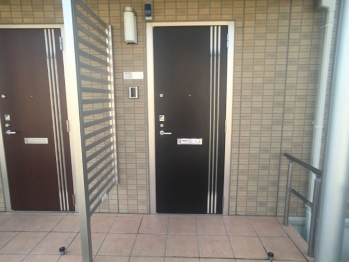 17/26 エントランス