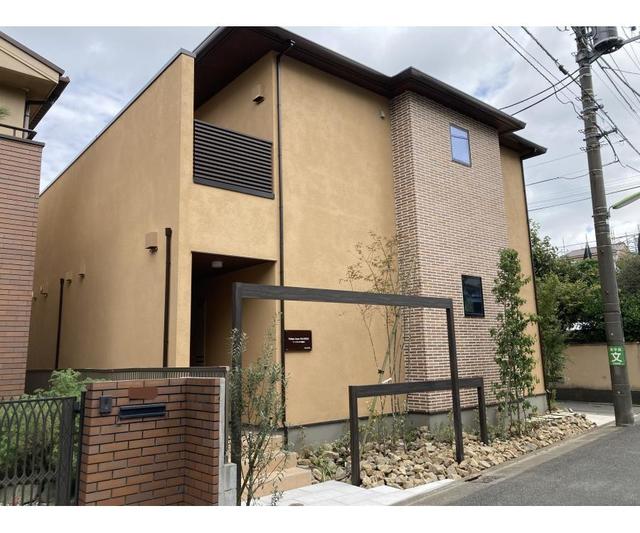 16/18 エントランス