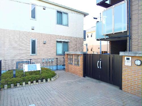 13/19 エントランス