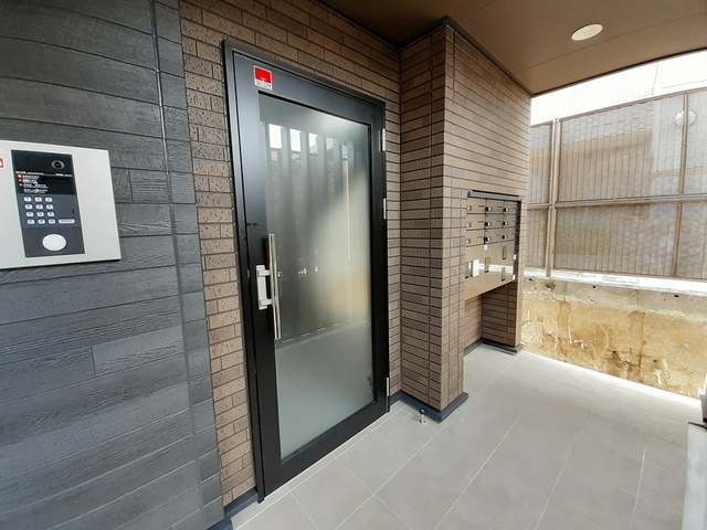 14/20 エントランス