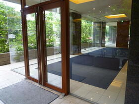 14/16 エントランス