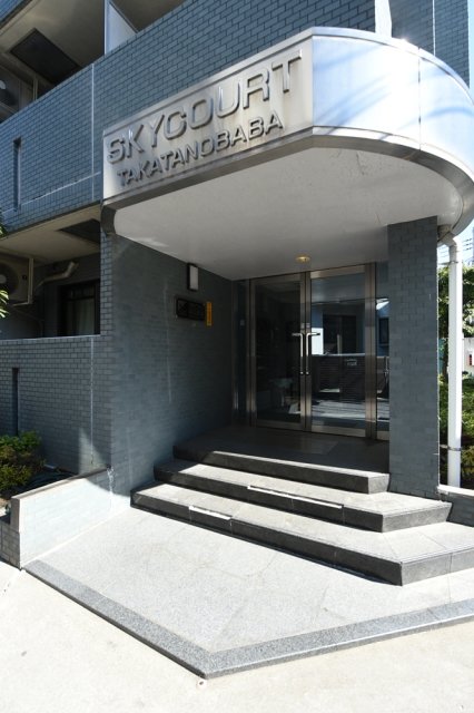 17/23 エントランス