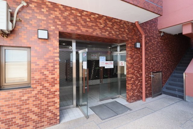 2/4 エントランス