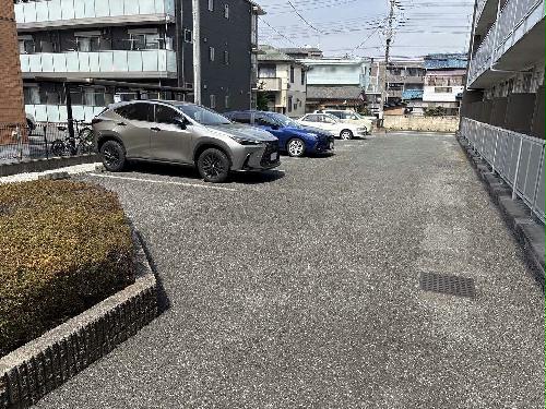 14/18 駐車場