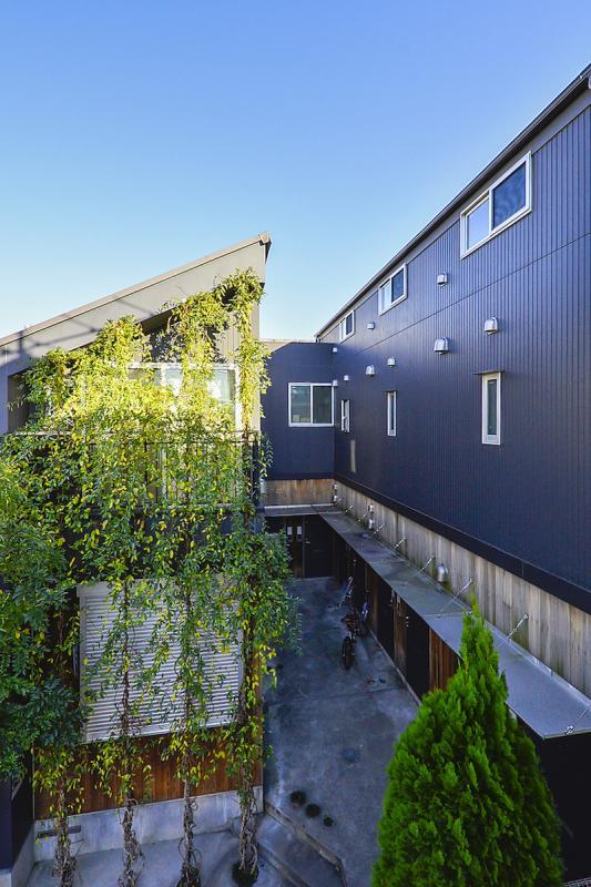 18/22 エントランス