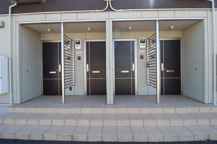 18/19 エントランス