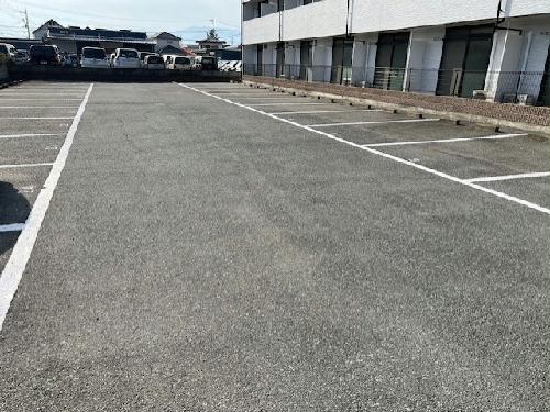 14/14 駐車場