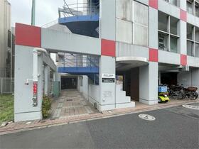 16/17 エントランス