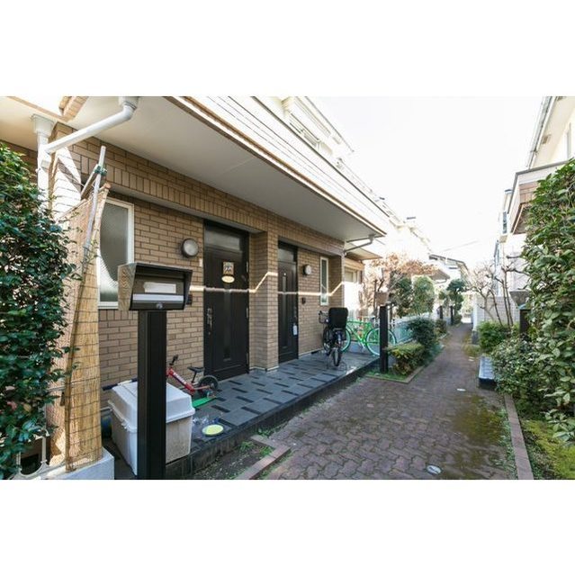 13/14 エントランス